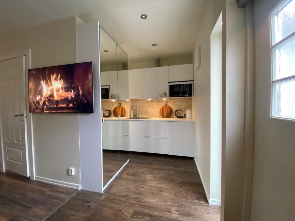 Cozy Modern Studio Apartment Stay Фалкенберг Екстериор снимка